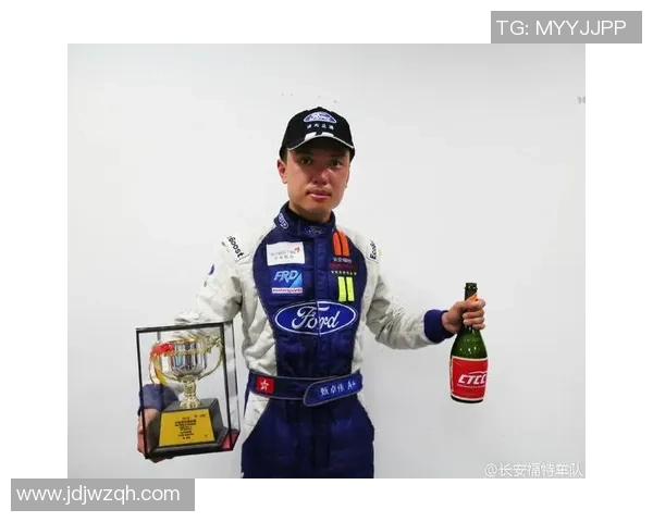 上海排球队以73分领跑杯赛积分榜展现强劲实力和夺冠希望 上海排球队以73分领跑杯赛积分榜展现强劲实力和夺冠希望