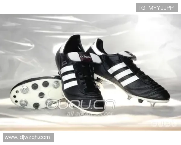 男士足球鞋长钉设计解析提升场地抓地力与运动表现的最佳选择