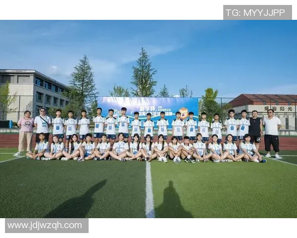 足球滚雪球效应如何推动青少年体育发展与社会参与的双重提升